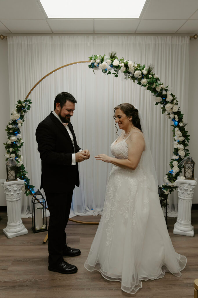 courthouse elopement in downtown tampa the ceremony